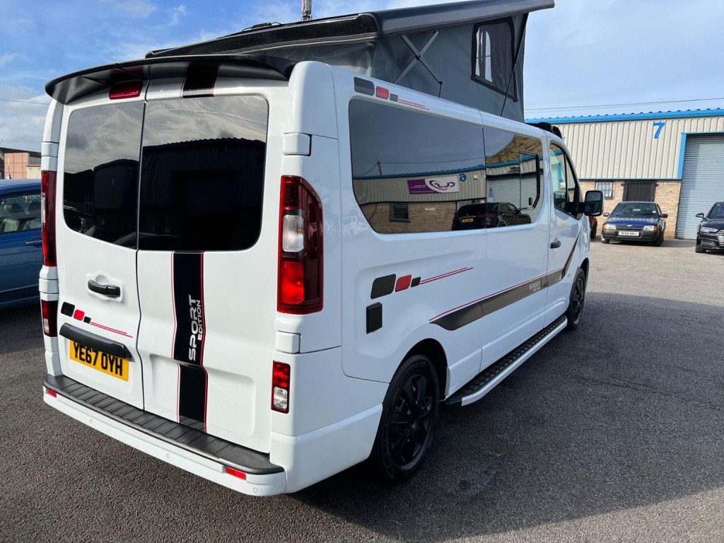 VAUXHALL VIVARO