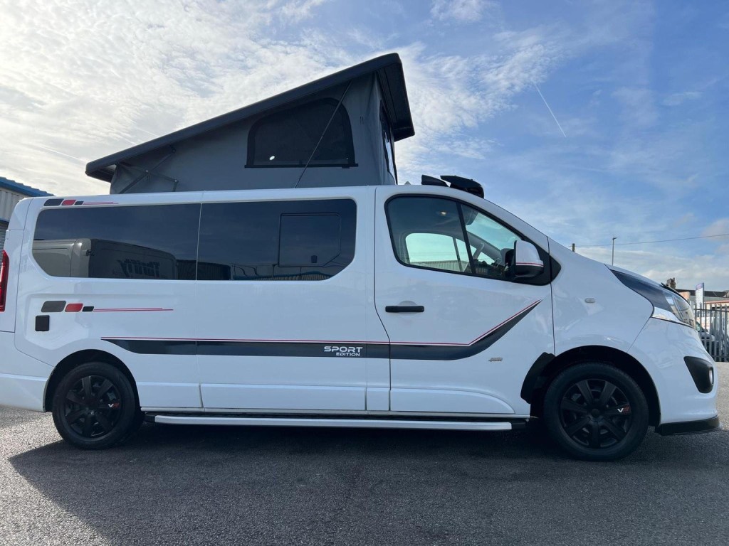 VAUXHALL VIVARO