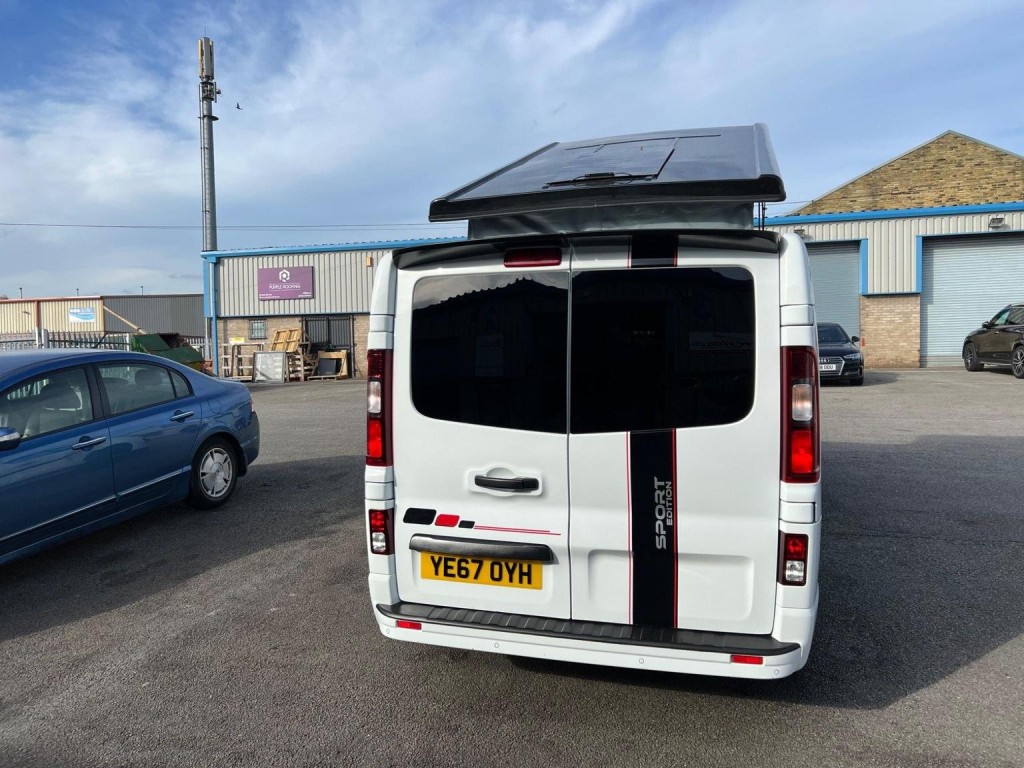 VAUXHALL VIVARO