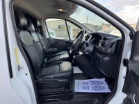VAUXHALL VIVARO
