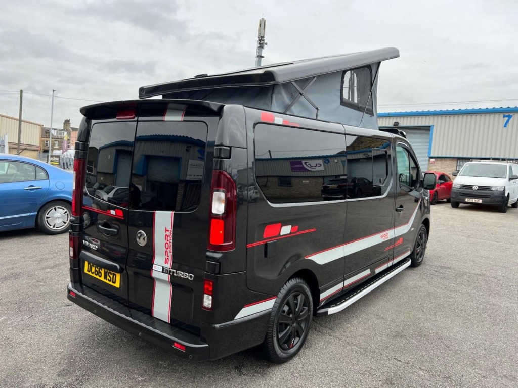 VAUXHALL VIVARO