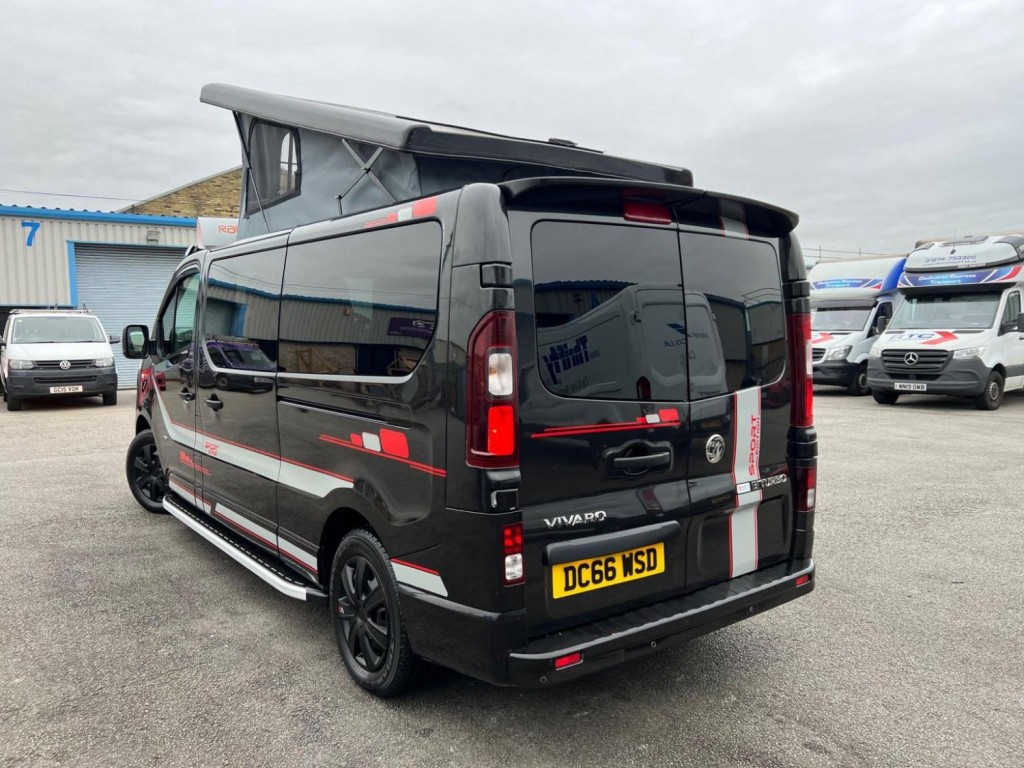 VAUXHALL VIVARO