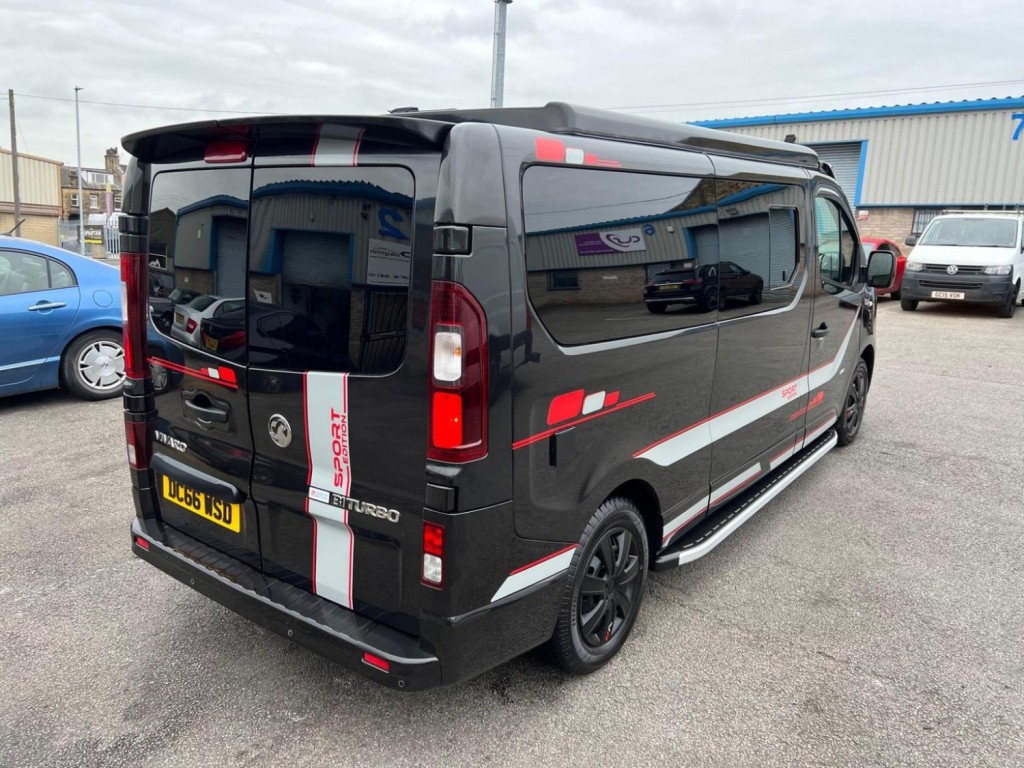 VAUXHALL VIVARO