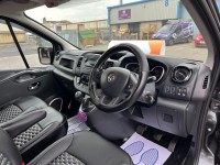 VAUXHALL VIVARO