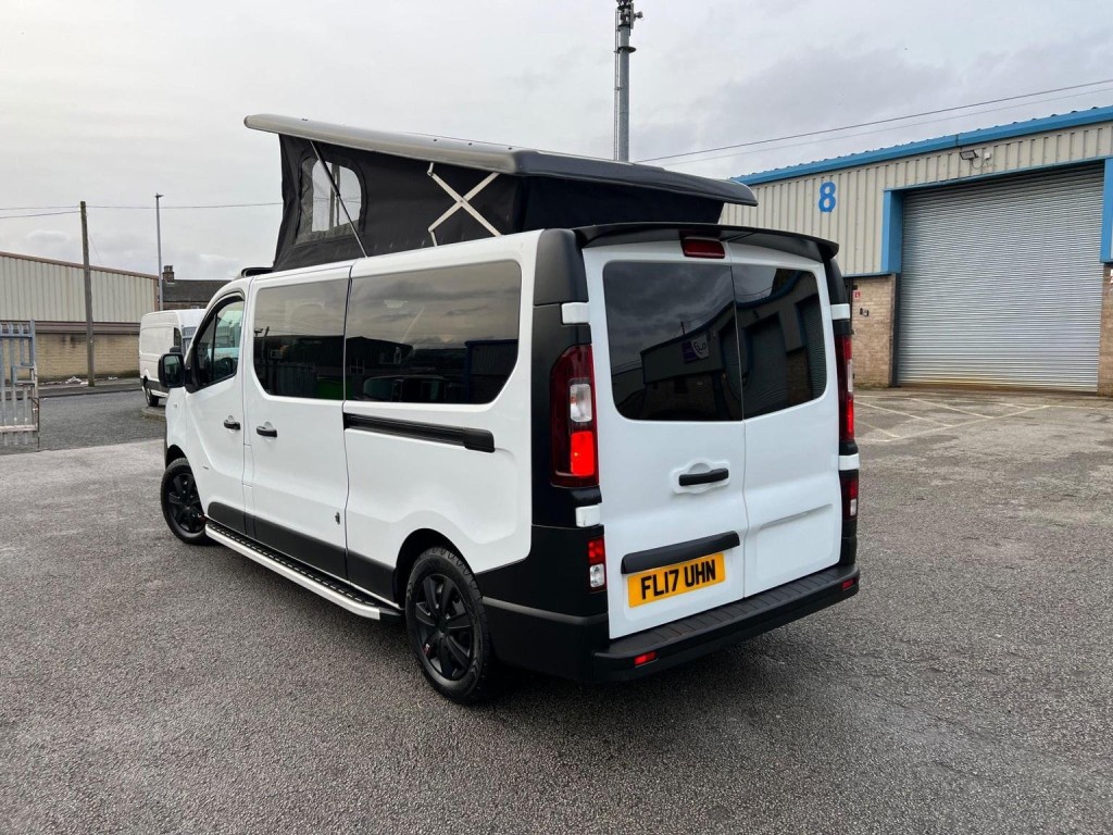 VAUXHALL VIVARO