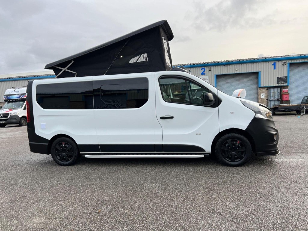 VAUXHALL VIVARO