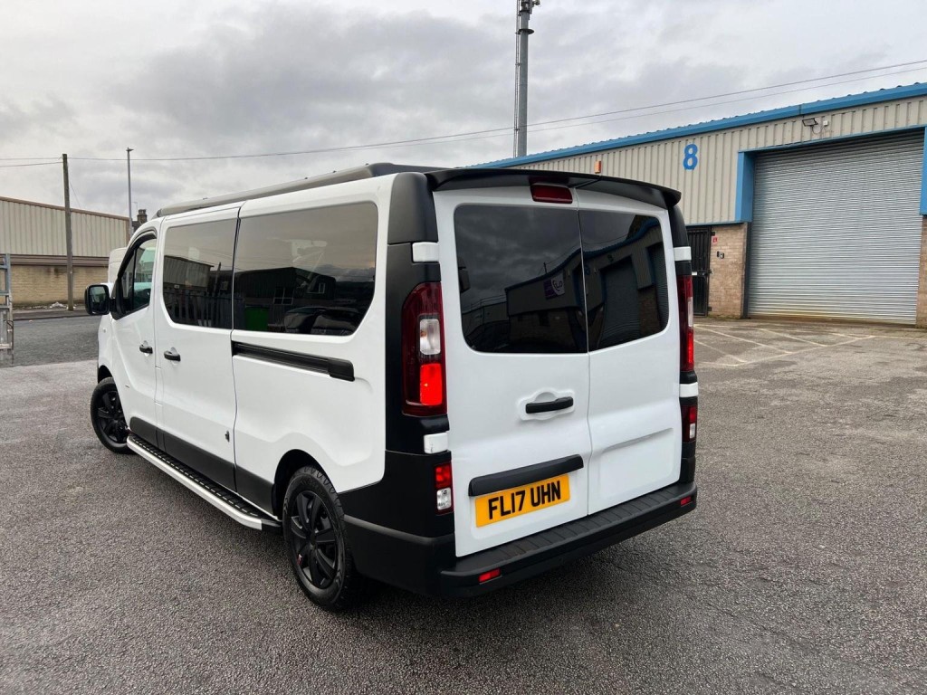 VAUXHALL VIVARO