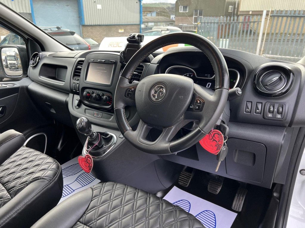 VAUXHALL VIVARO
