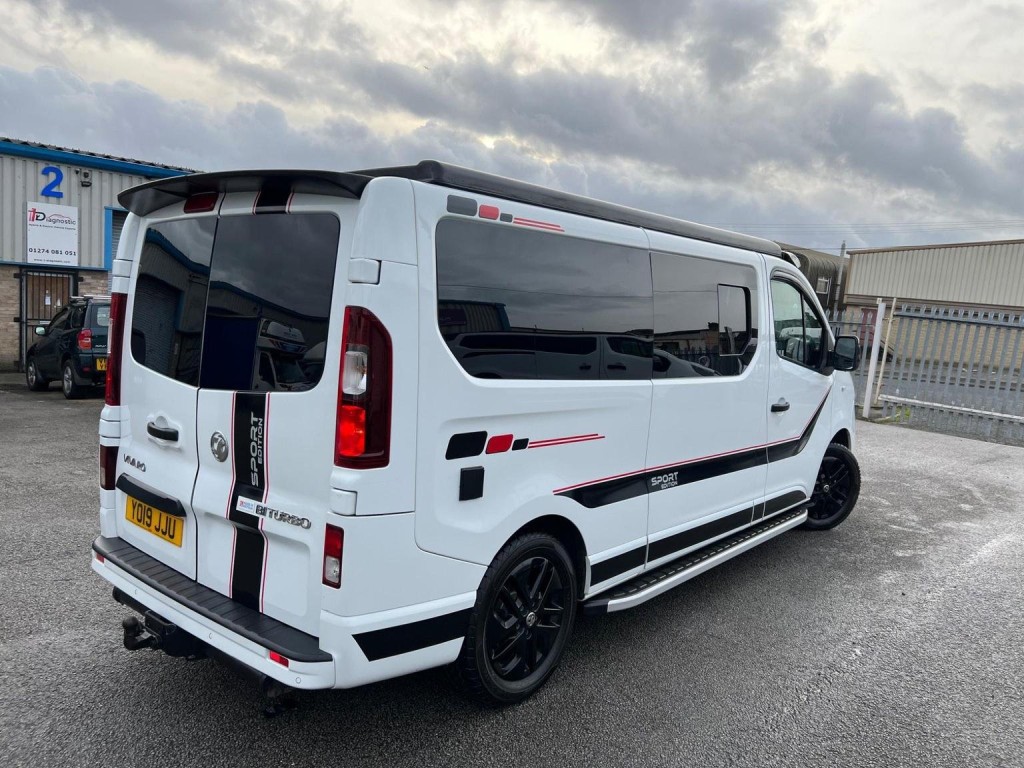 VAUXHALL VIVARO