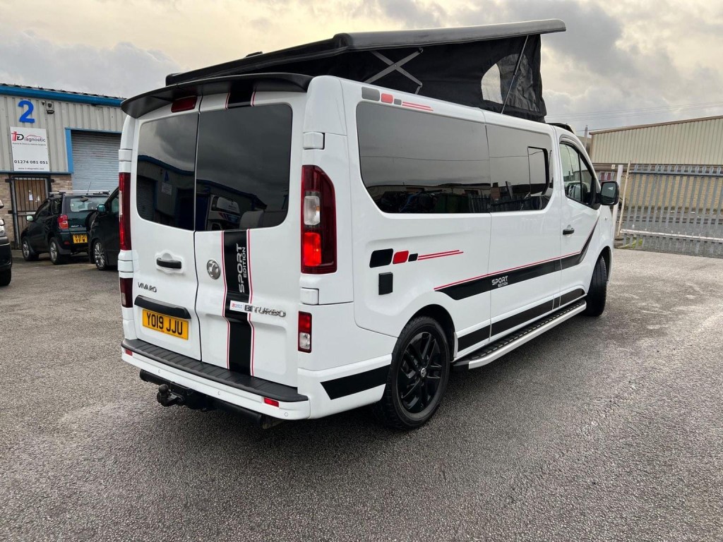 VAUXHALL VIVARO