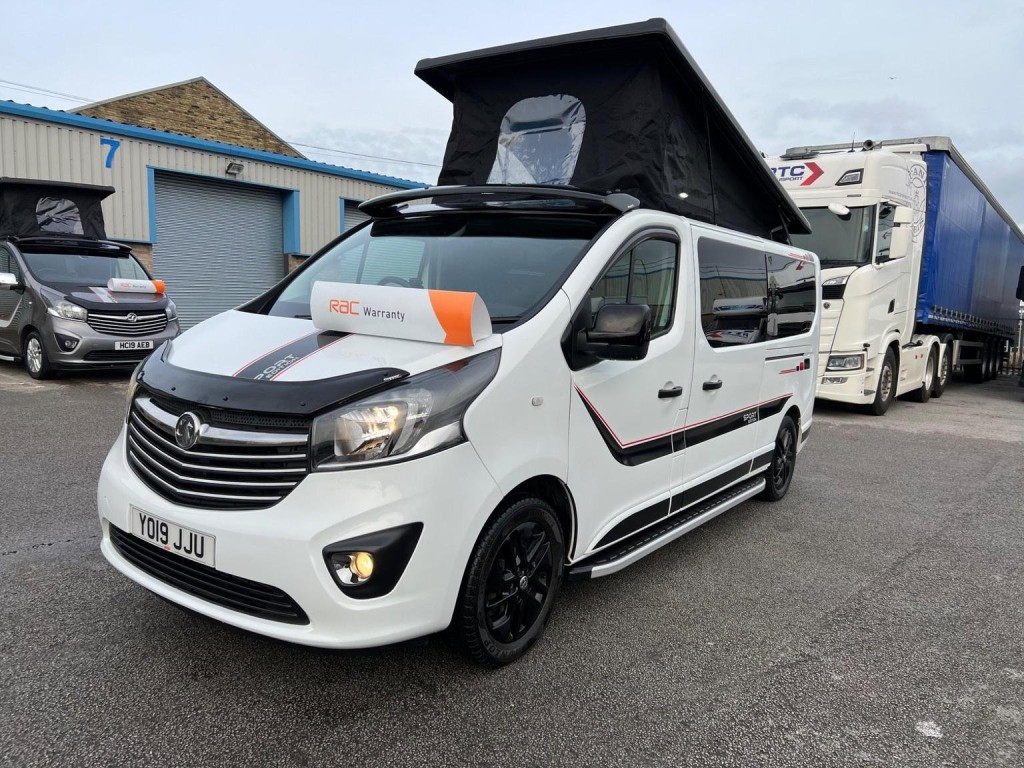 VAUXHALL VIVARO