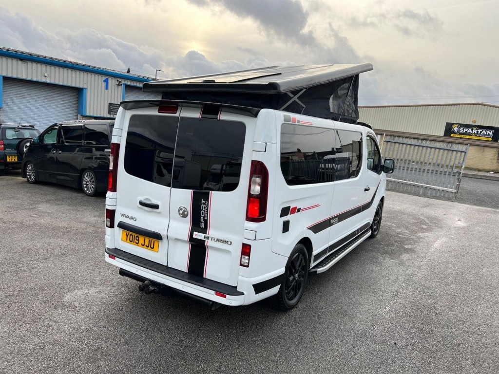VAUXHALL VIVARO