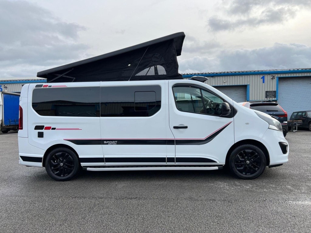 VAUXHALL VIVARO