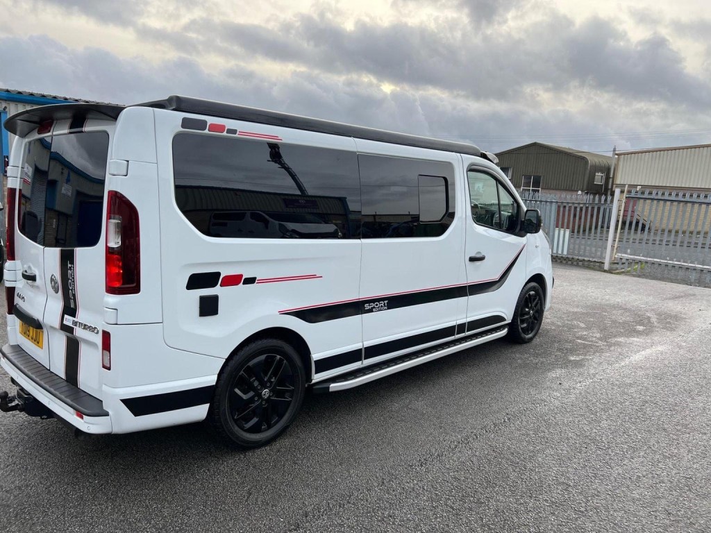 VAUXHALL VIVARO