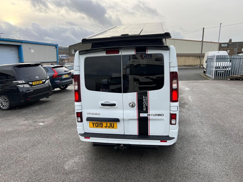 VAUXHALL VIVARO