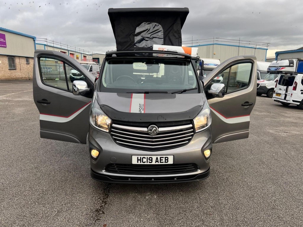VAUXHALL VIVARO