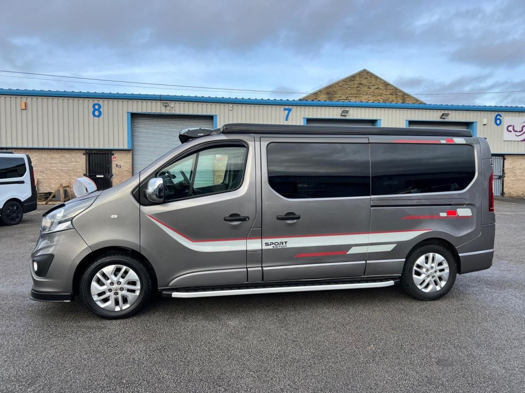 VAUXHALL VIVARO