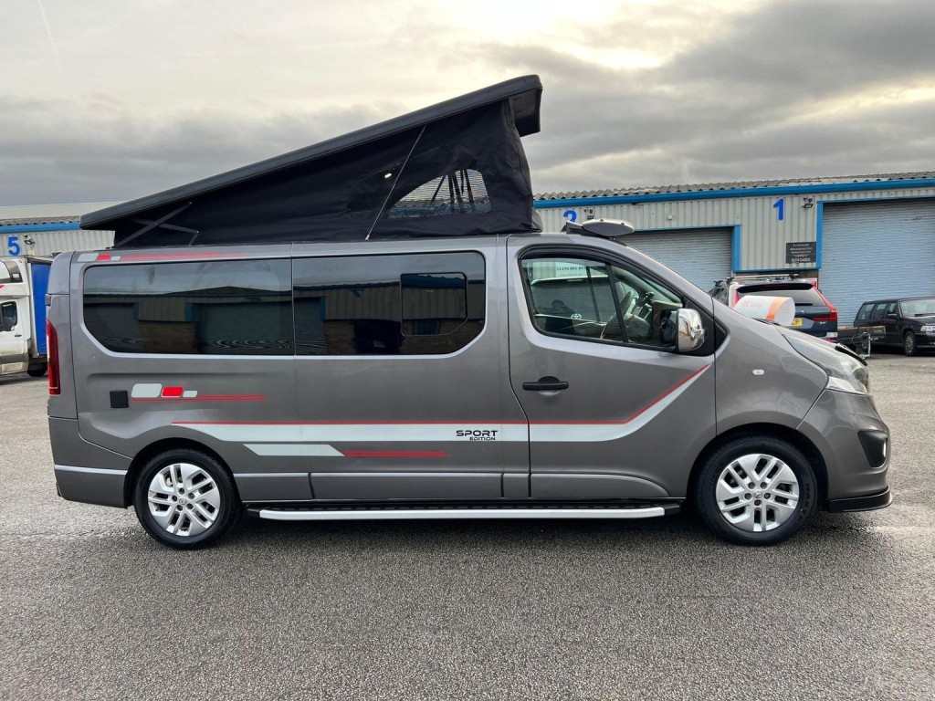 VAUXHALL VIVARO