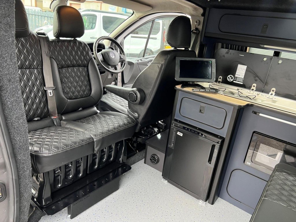 VAUXHALL VIVARO