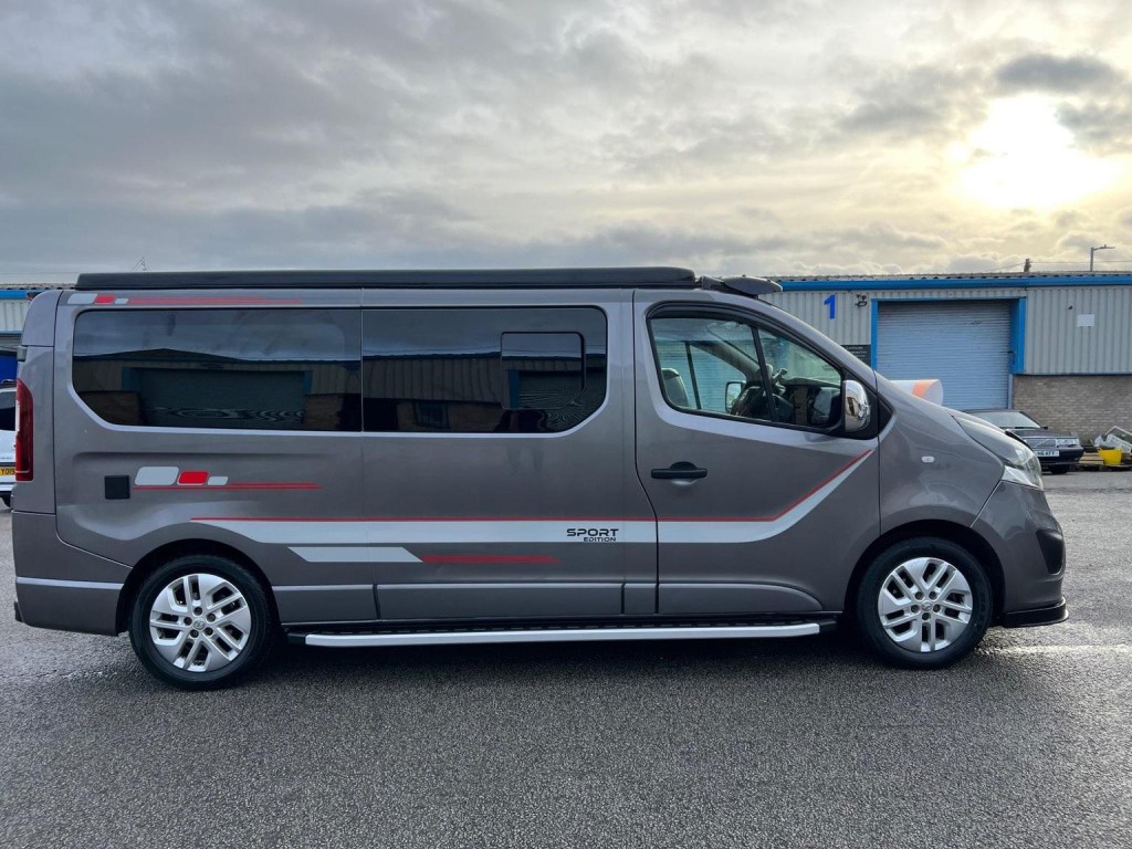VAUXHALL VIVARO