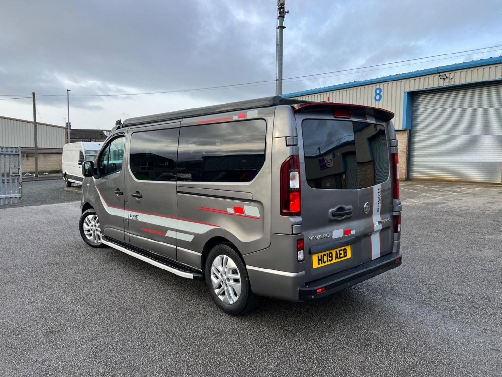 VAUXHALL VIVARO