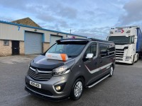 VAUXHALL VIVARO