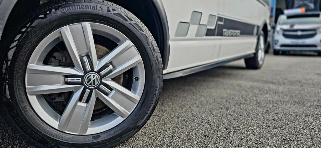 VOLKSWAGEN TRANSPORTER