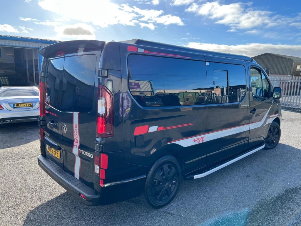 VAUXHALL VIVARO