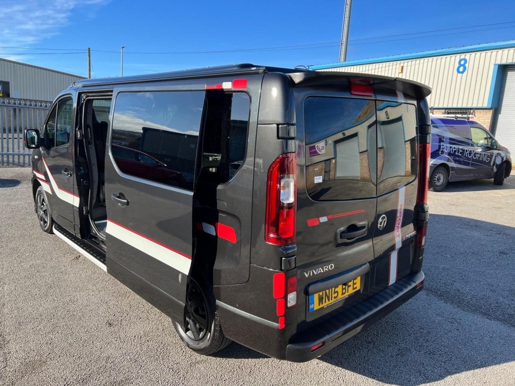 VAUXHALL VIVARO
