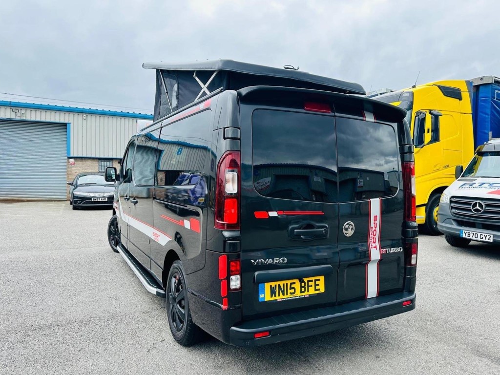 VAUXHALL VIVARO