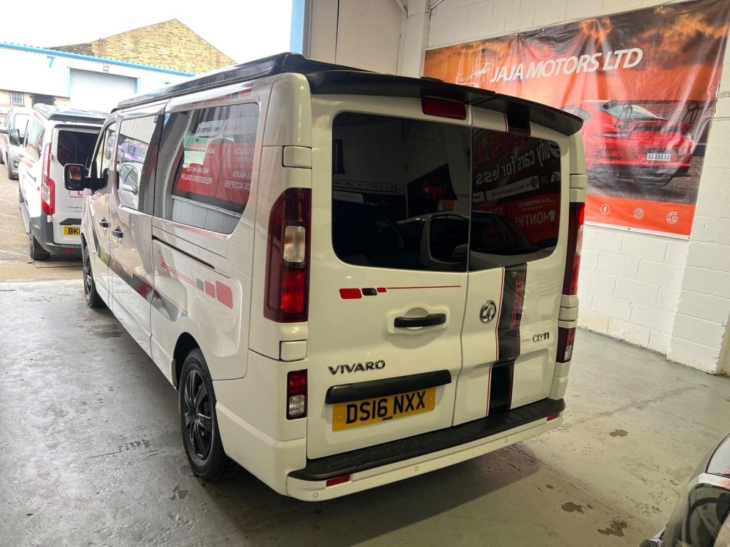 VAUXHALL VIVARO