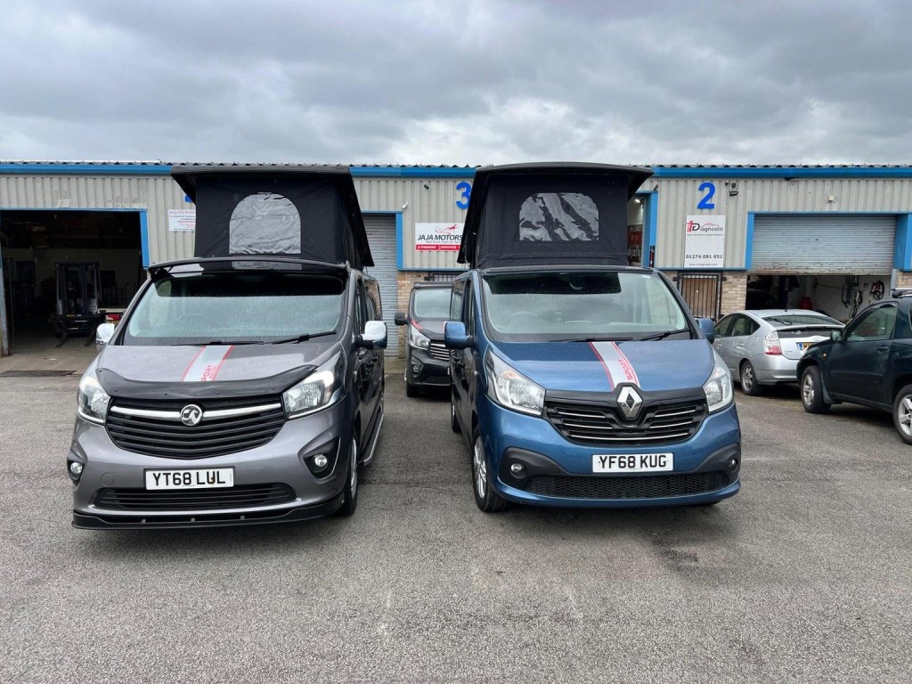 VAUXHALL VIVARO