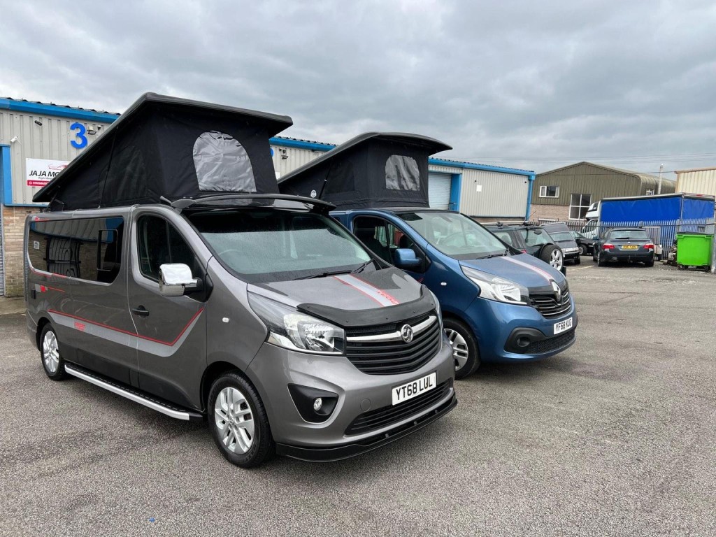 VAUXHALL VIVARO