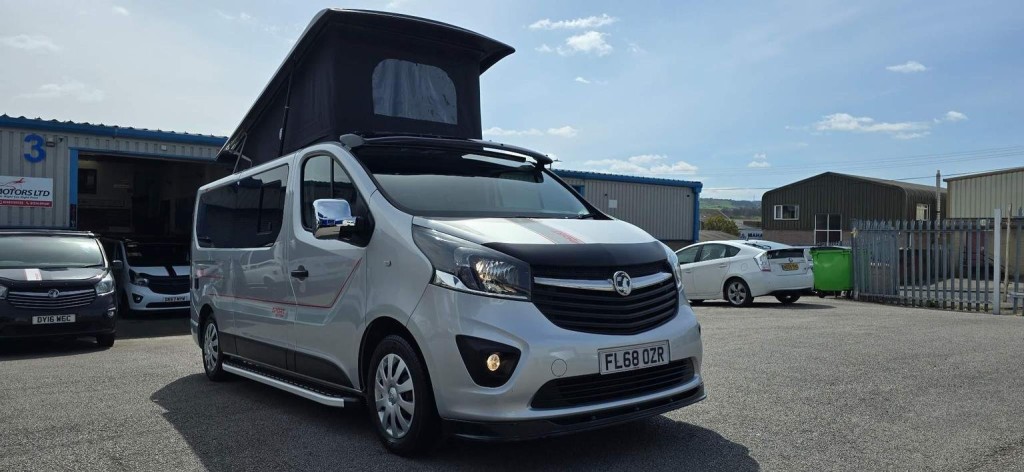 VAUXHALL VIVARO
