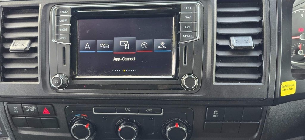 VOLKSWAGEN TRANSPORTER