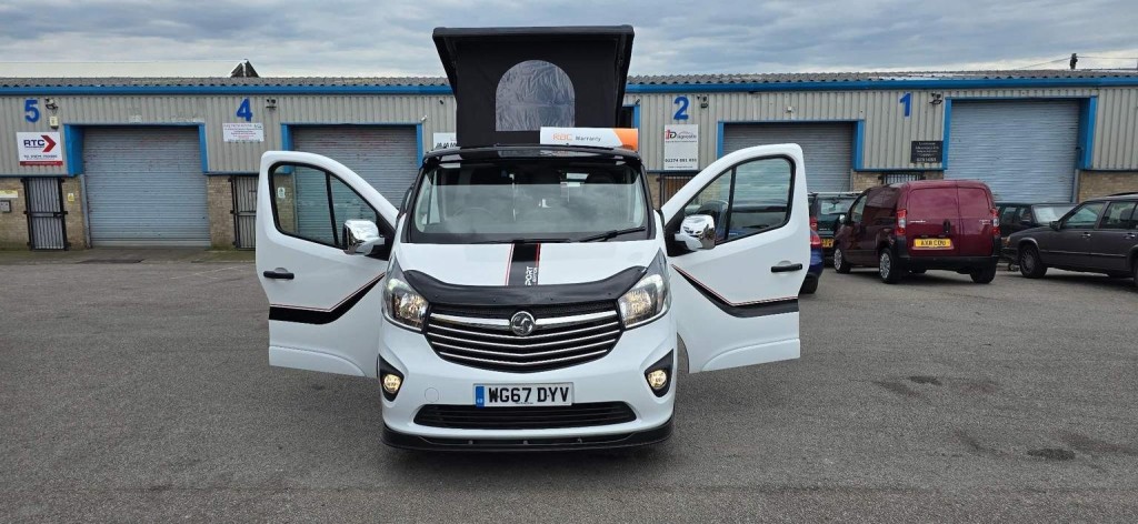 VAUXHALL VIVARO