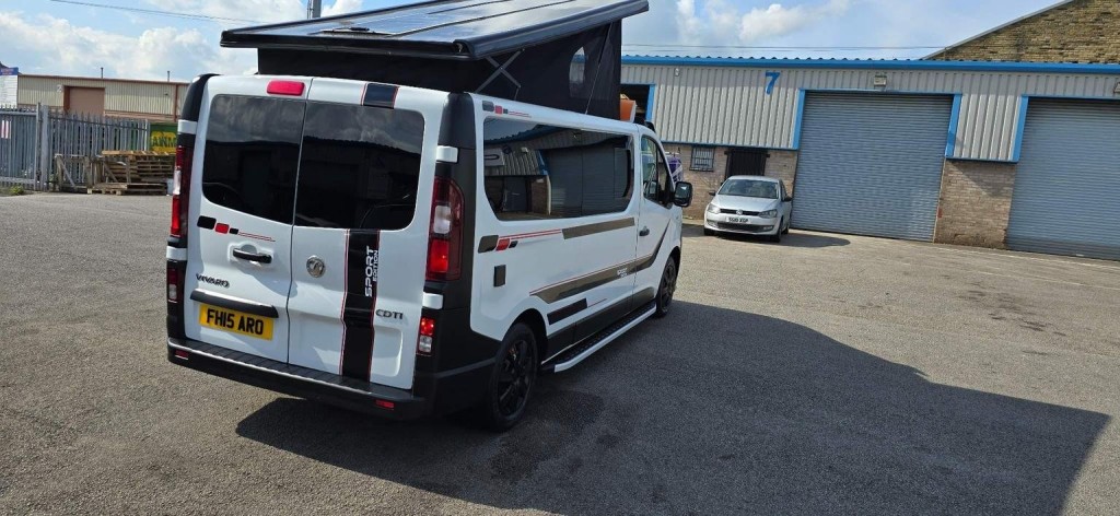 VAUXHALL VIVARO