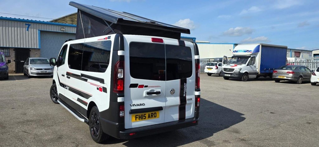 VAUXHALL VIVARO