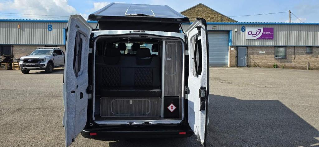 VAUXHALL VIVARO