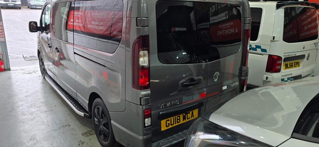 VAUXHALL VIVARO