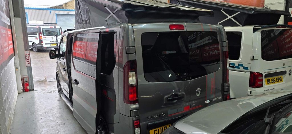 VAUXHALL VIVARO