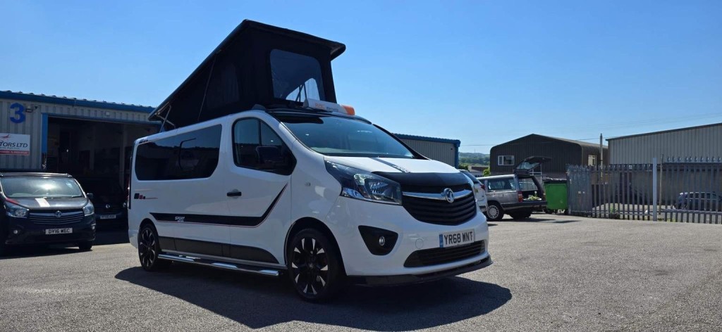 VAUXHALL VIVARO