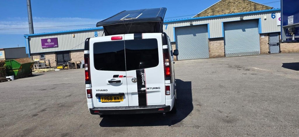 VAUXHALL VIVARO