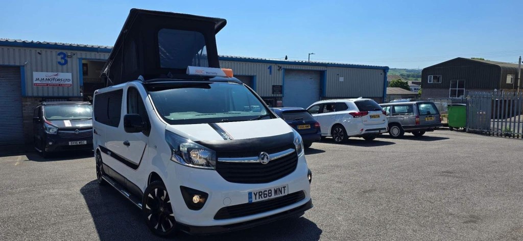 VAUXHALL VIVARO