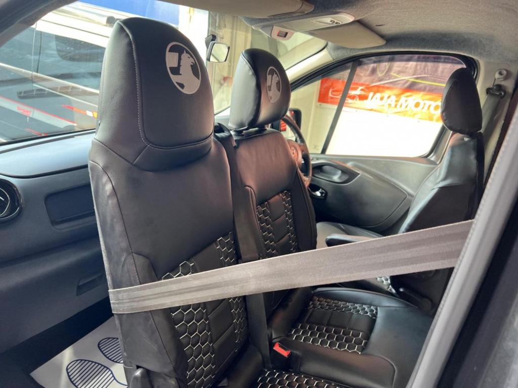 VAUXHALL VIVARO