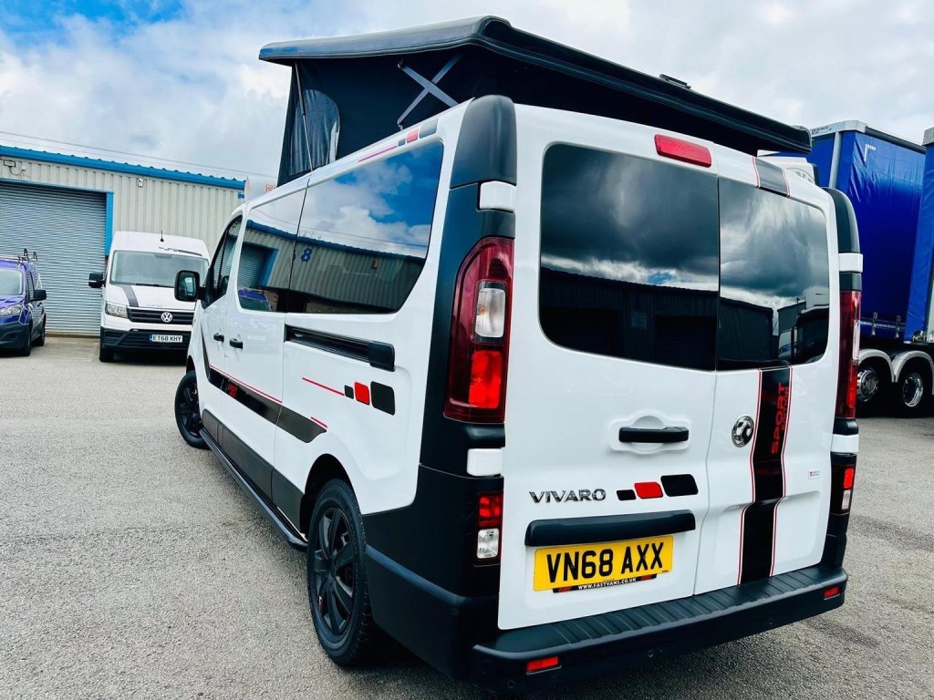 VAUXHALL VIVARO