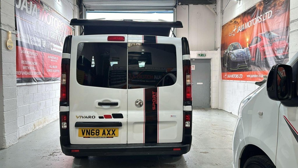 VAUXHALL VIVARO