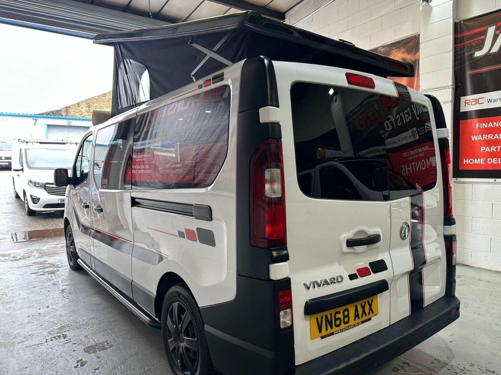 VAUXHALL VIVARO