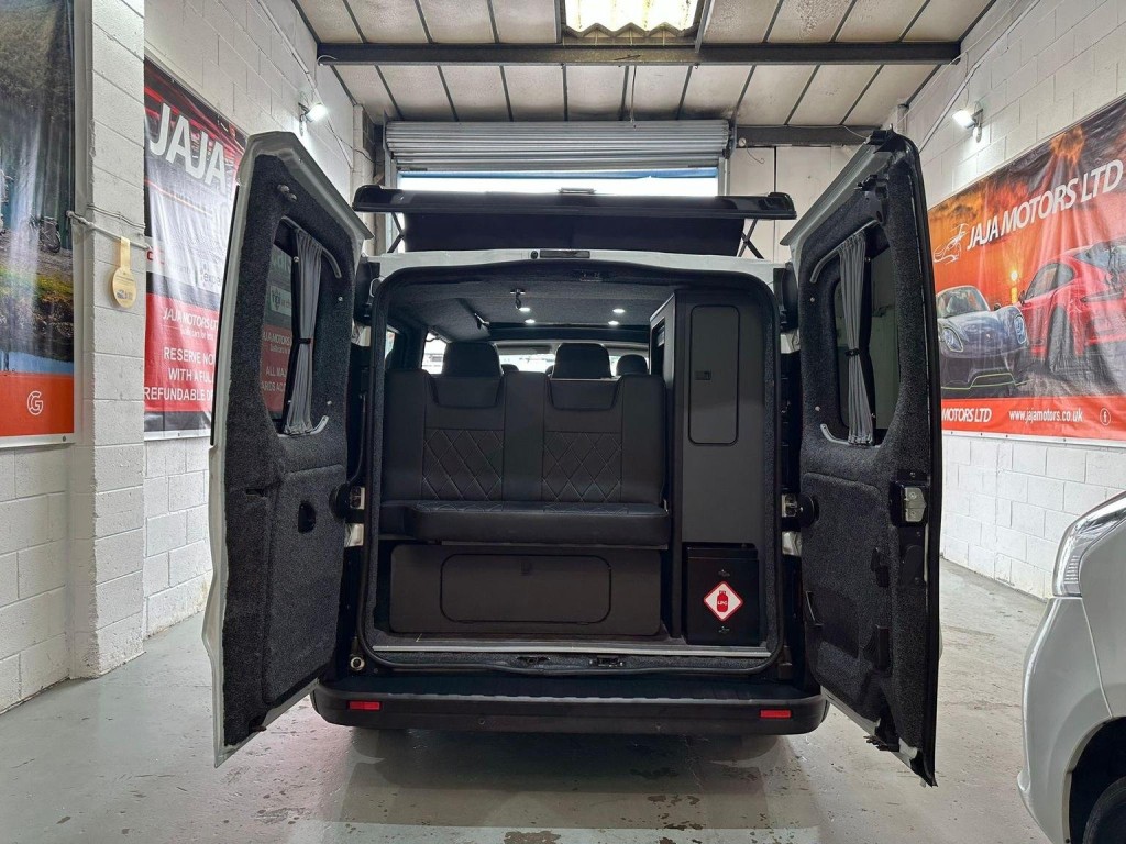 VAUXHALL VIVARO