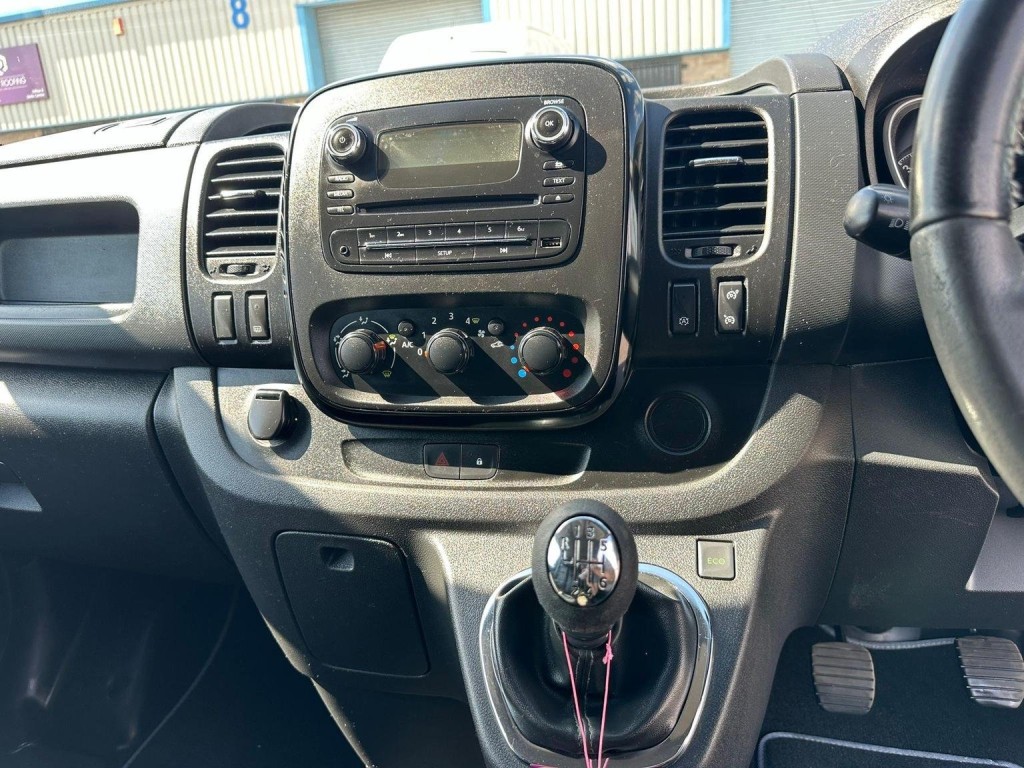 VAUXHALL VIVARO